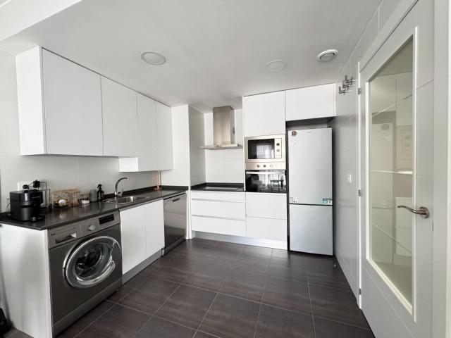 Moderno Apartamento en el Corazón del Casco Histórico de Zaragoza por €265,000