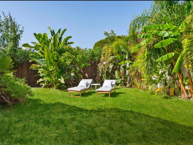 Moderno Apartamento en Planta Baja con Jardín Privado de 200 m² en Terrazas del Rodeo
