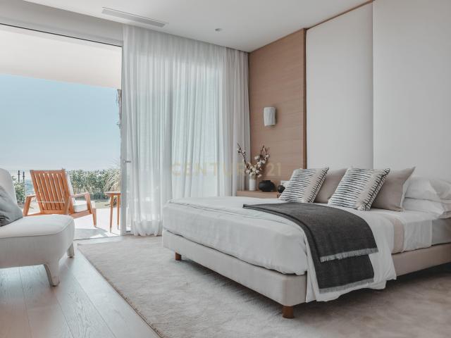 Moderno Apartamento en Planta Baja con Jardín y Piscina Comunitaria en Nagüeles – Marbella