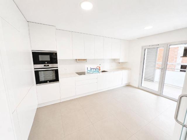 Moderno apartamento T3 com garagem privativa Leiria