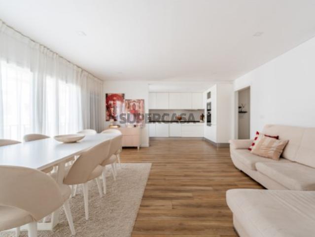 Moderno Apartamento T3 em Open Space com Acabamentos Premium no Barreiro