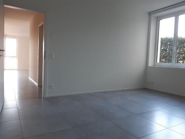 Moderno appartamento 3.5 locali a Balerna con garage