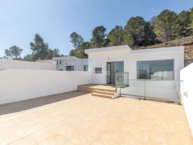 Moderno chalet independiente con vistas al mar en Calpe 139m² Calpe Calp