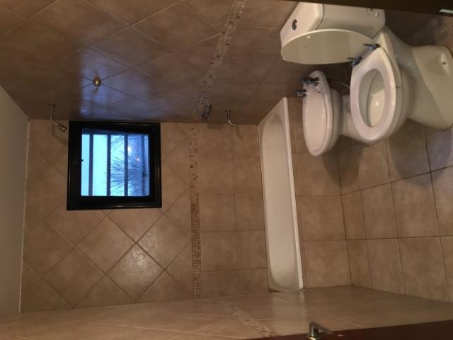 Moderno Dúplex Alquila Roca 767