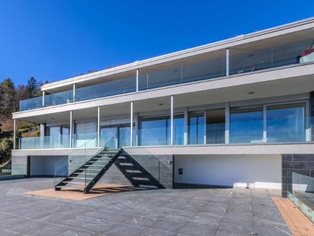 MODERNO E AMPIO 4.5 LOCALI CON TERRAZZA VISTA LAGO A VERNATE