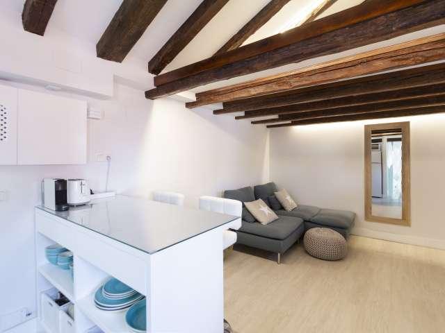 Moderno estudio en alquiler en Atocha, Madrid