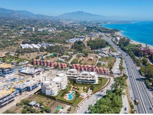 Moderno Inmueble Exclusivo en venta en Los Llanos. Estepona a Solo 7 Minutos de la Playa
