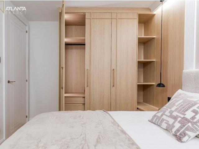 MODERNO PISO DE 3 DORMITORIOS Y 3 BAÑOS EN TRAFALGAR, CHAMBERÍ