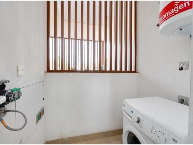 Moderno Piso en Residencial Terrazas De Campoamor con Vistas al Mar