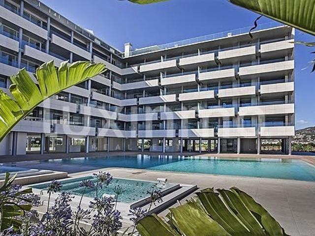 Moderno piso en venta en El Angel Blanco, zona La Marina de. 300m² Ibiza