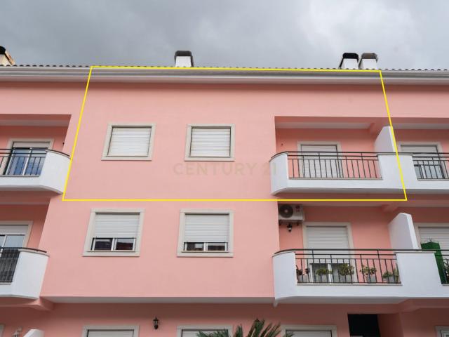 Moderno T1+2 em Lousã com 2 Casas de Banho Quase Novo