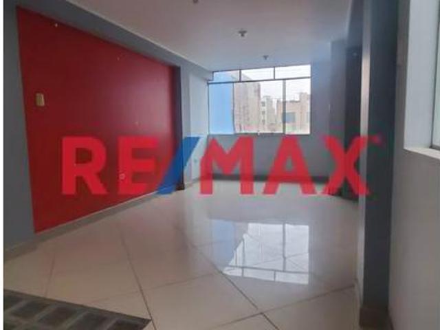 Moderno Y Luminoso Departamento De 88 M² En Carapongo: Vista A La Calle