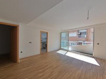 Moderno y Luminoso Piso en el Corazón de Alicante por €225,000