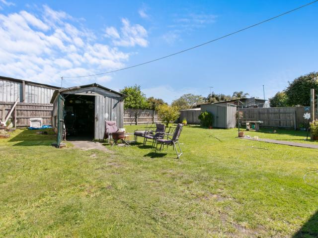 Moe Home with 2 Spacious Bedrooms and BIG BLOCK 702 sqm