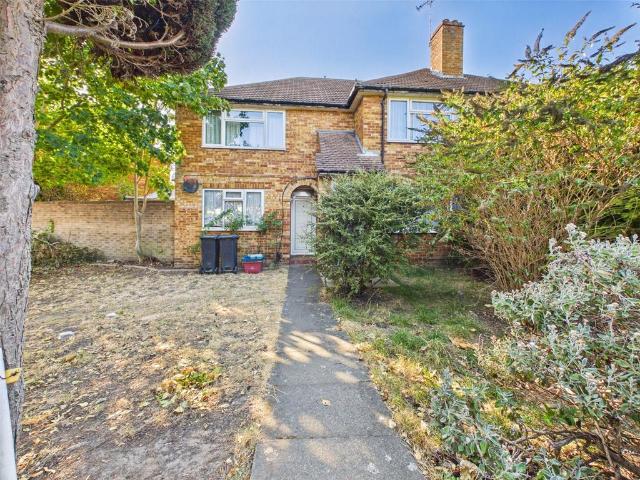 Mogden Lane, Middlesex 2 bed maisonette to rent £1,750 pcm £404 pw