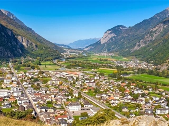 Möglichkeiten in Vernayaz – 4,5 Zimmer, funktional mit beheizter Veranda und 2 Parkplätzen