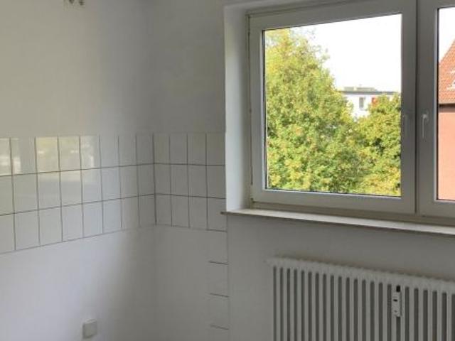 Möhlkamp 8, 2 R Gut geschnittene 2 Zimmer Wohnung mit Balkon! WBS erforderlich!
