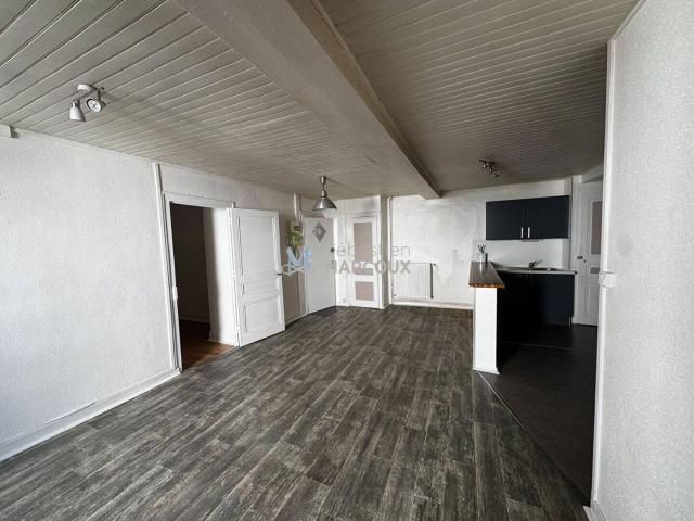 MOINGT Appartement T3 69.89 m² habitables 1er étage