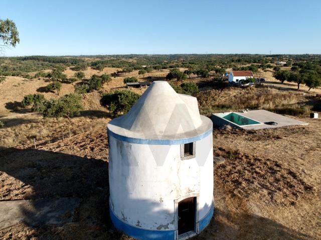 Moinho com Projeto de Turismo Rural — Um Refúgio Único na Serra de São Bartolomeu, Alentejo