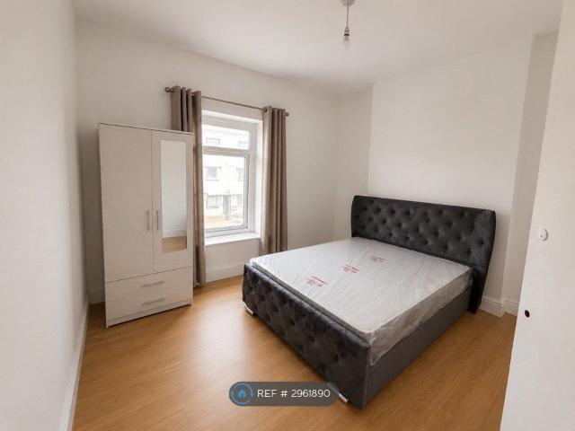 Moira Place, Cardiff CF24, 4 bed semi detached house to rent, £450 pcm | PrimeLocation