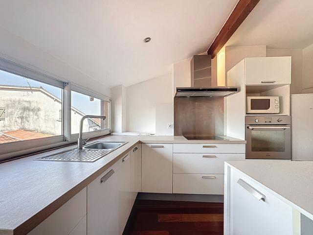 MOIRANS Centre Duplex atypique 99 m2