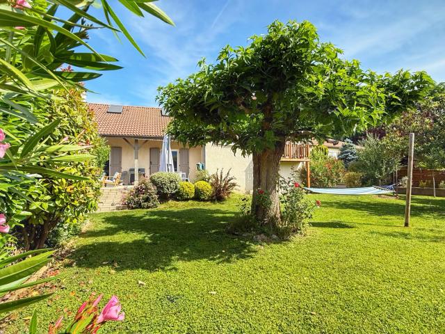 MOIRANS Centre Maison individuelle avec jardin paysagé
