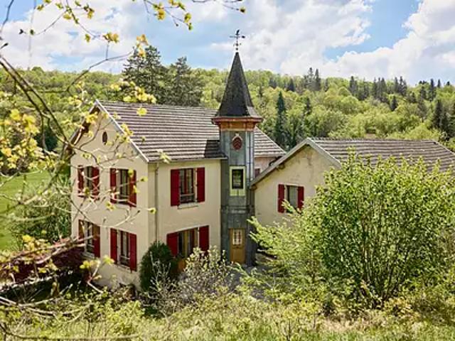 Moirans en Montagne 39260 Achat / Vente maison 13 pièces t13 au dernier étage terrasse