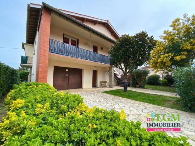 Moissac, maison familiale des années 1970 168m² avec jardin et garage