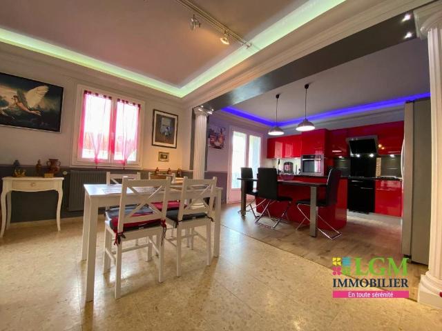 Moissac, maison familiale des années m² avec jardin et garag. 168m² Moissac