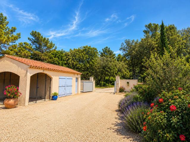 MOISSAC BELLEVUE superbe villa avec piscine sur 5800 m2 de t. 216m² Moissac Bellevue