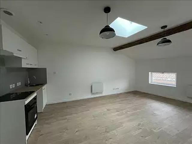 Moissac 82200 Location appartement 2 pièces t2 au dernier étage
