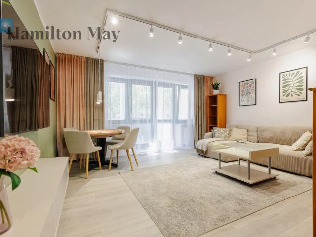 Mokotów, Konstancińska Street – comfortable 80 m² apartment with 3 bedrooms, a loggia and a parking space
