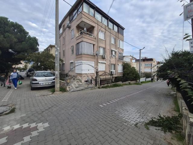Molva Beyi Emlaktan Okullar Bölgesi Merkezi Ön Cephe 2+1 Daire
