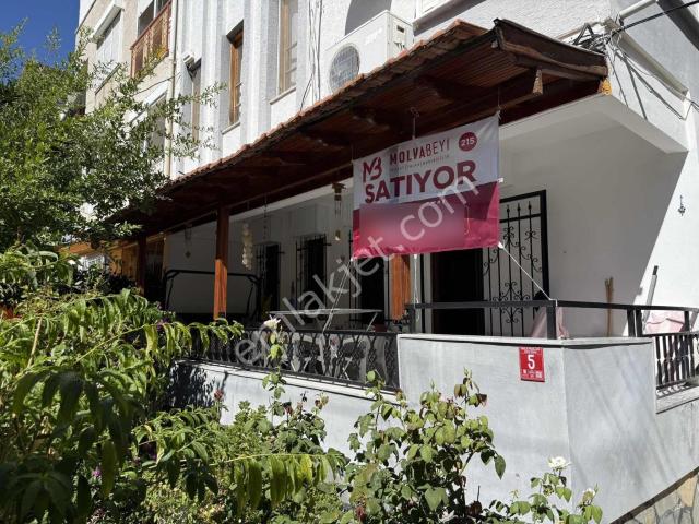 Molvabeyi Emlak'tan Yağcılarda Yüksek Giriş Geniş Balkonlu Daire