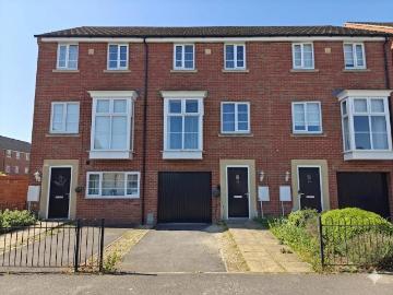 Molyneux Square, Hampton Vale, Peterborough PE7, 4 bed terraced house to rent, £1,195 pcm | PrimeLocation