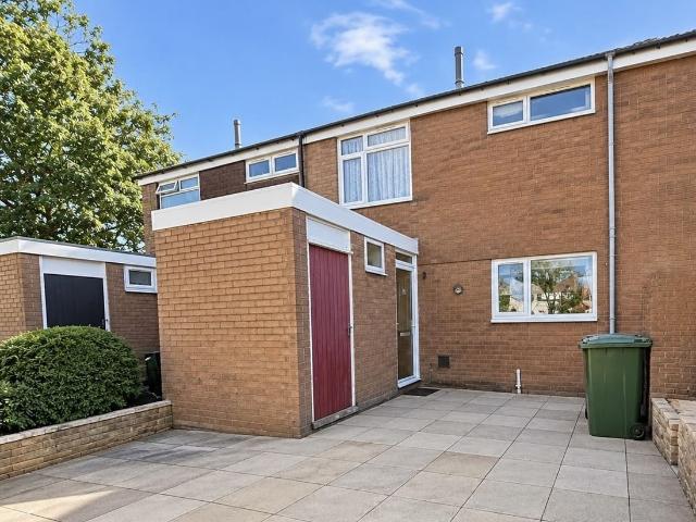 Mole Court, Epsom KT19, 3 bed terraced house to rent, £2,200 pcm | PrimeLocation