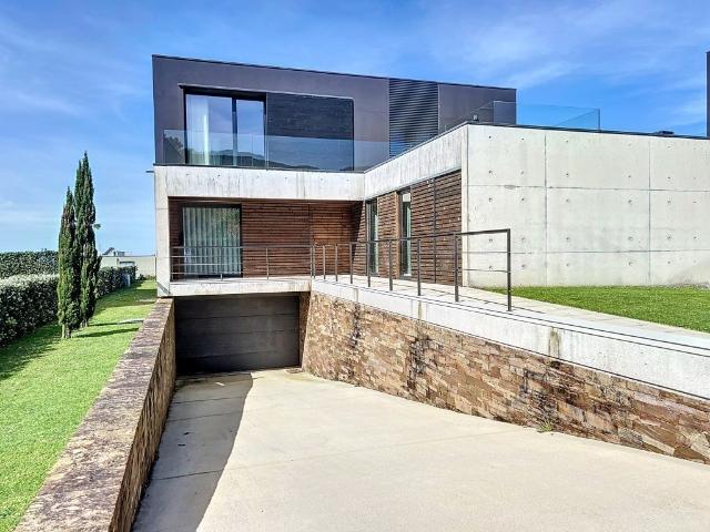 Moledo Moradia T4 com piscina Mobilada e equipada 0m² Moledo e Cristelo