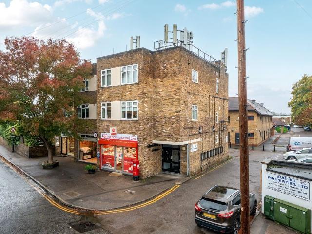 Molesey Road, Hersham, Walton On Thames KT12, 2 bed flat to rent, £2,200 pcm | PrimeLocation