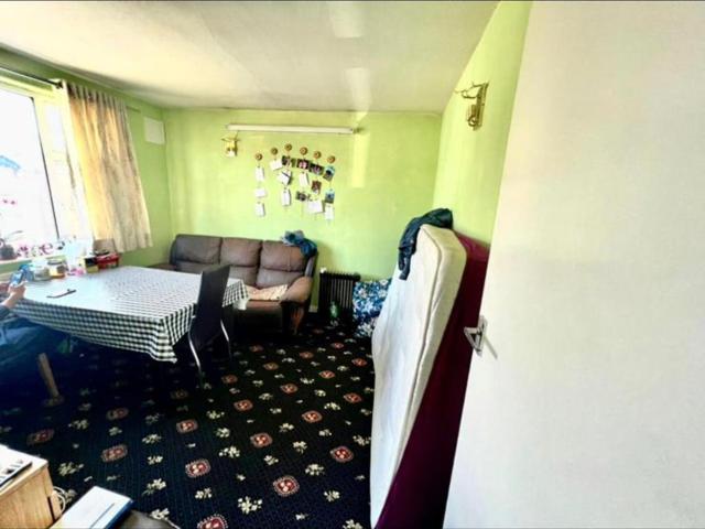 Molesey Road,Walton on Thames,KT12