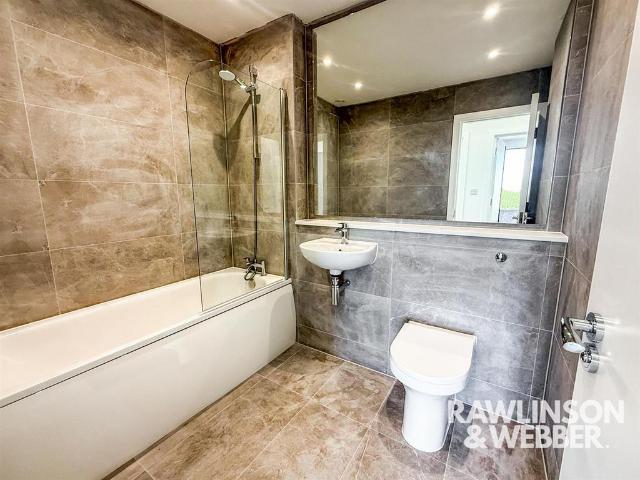 1 Molesey Road, West Molesey KT8 2 bed penthouse to rent £1,995 pcm £460 pw