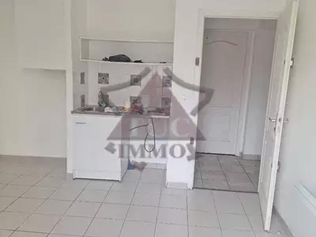 Molières sur Cèze 30410 Location appartement 1 pièce t1 au dernier étage