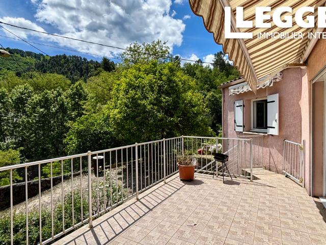 Molières sur Cèze GARD Maison d'habitation plain pied avec 2 chambres, séjour lumineux, garage et jardin