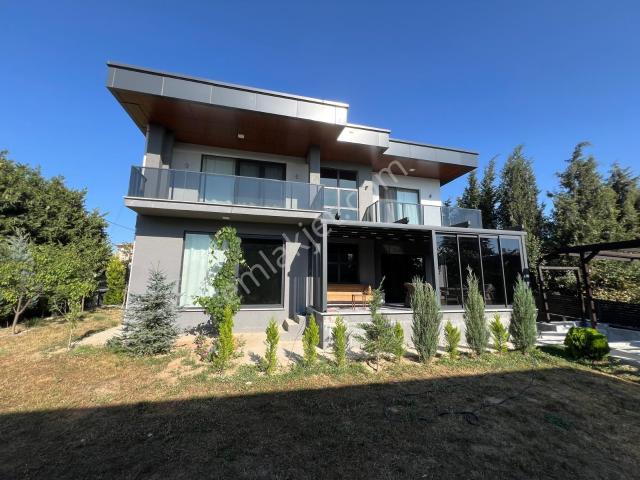 Molla Team'den Önerler De 400 M² Satılık 7+1 Villa