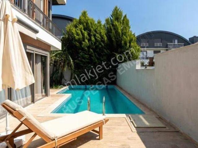 Molla Yusuf Konyaaltı Satılık 6+1 Müstakil Villa Havuzlu