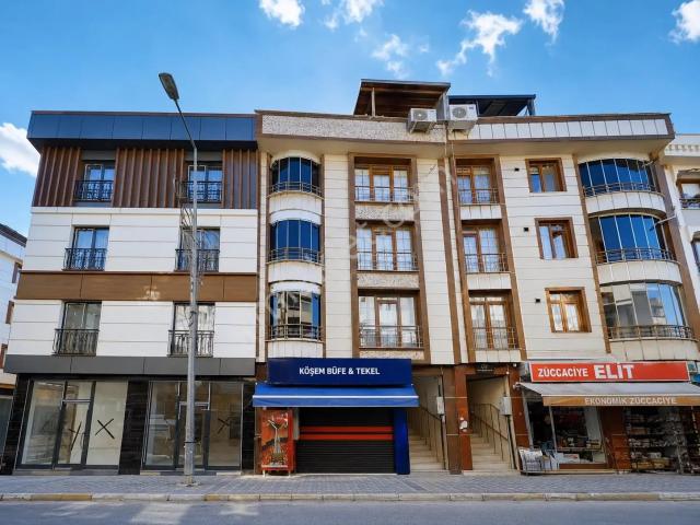Mollateam Bayrampaşa Altıntepsi Mah Kutlu Sokak'da 180 M² 4+2 Satılık Dubleks Daire