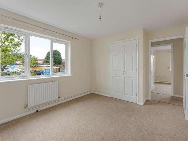 Mollison Drive, Wallington, SM6