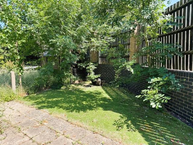Mollison Drive, Wallington, SM6 9GX 1 bed maisonette to rent £1,395 pcm £322 pw