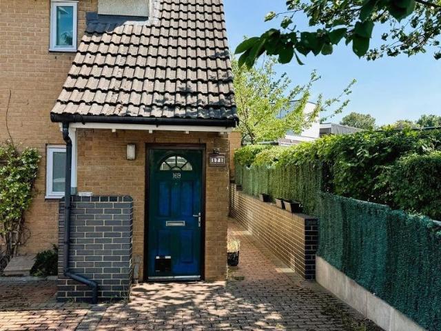 Mollison Drive, Wallington, SM6 9GX 1 bed maisonette to rent £1,450 pcm £335 pw