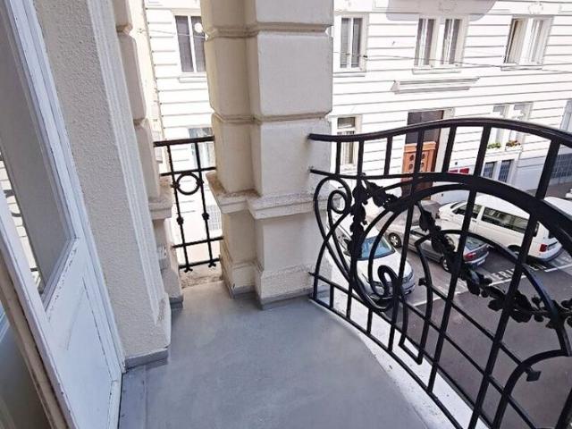 U1 NÄHE, MÖLLWALDPLATZ, 94 m2 Altbau, 3 Zimmer, Extraküche, 3er WG geeignet, Wannenbad, 1. Liftstock