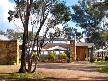Mopoke Hill A Sanctuary of Stone, Glass and Sky 52 Acres of Bushland Oasis